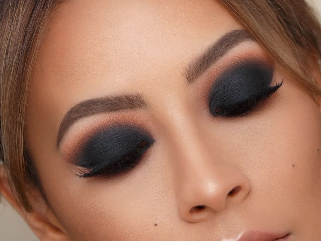 https://www.bano.makeup/uploads/media/mag/Getting to know 17 trending eye shadow models that you must try, bano Makeup article (30).jpg